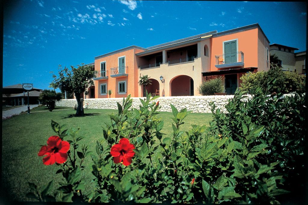 Hotel Igv Club Baia Samuele à Sampieri Extérieur photo