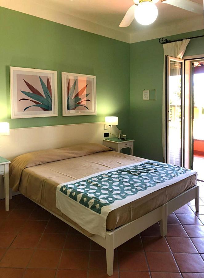 Hotel Igv Club Baia Samuele à Sampieri Extérieur photo
